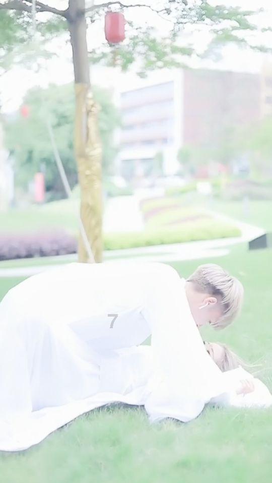逃离快乐小镇
